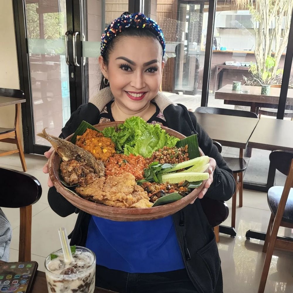 presenter kini jadi paranormal © instagram