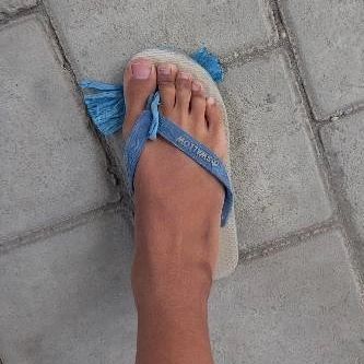 Potret desain sandal nyeleneh banget Berbagai sumber