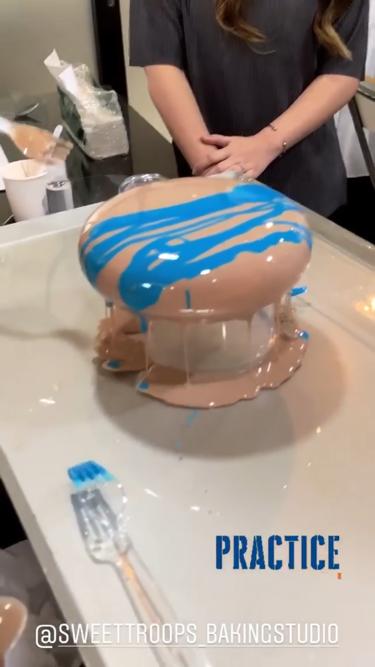 10 Trik menghias kue ala Mieke Amalia, antigagal dan jadi cantik