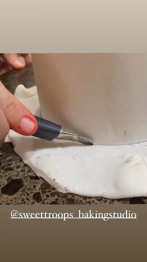 10 Trik menghias kue ala Mieke Amalia, antigagal dan jadi cantik