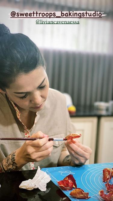 10 Trik menghias kue ala Mieke Amalia, antigagal dan jadi cantik