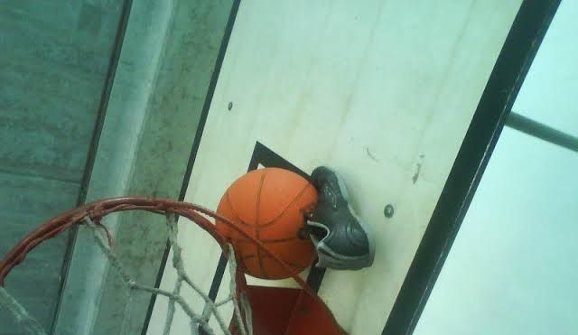 alas kaki malah tersangkut nyeleneh © berbagai sumber