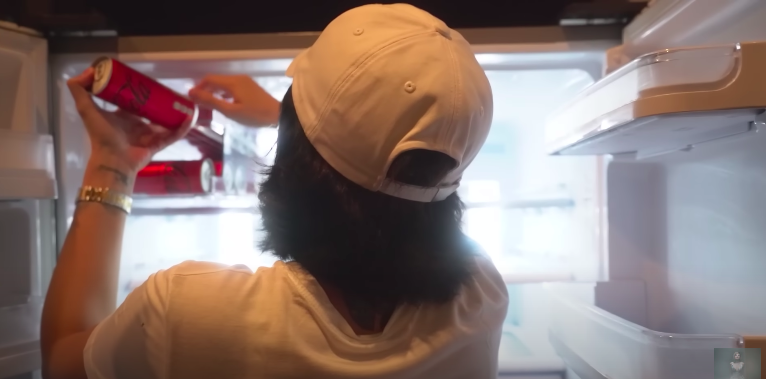 10 Cara Nikita Mirzani simpan stok makanan di kulkas, muat banyak