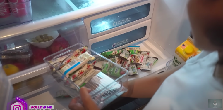 10 Cara Nikita Mirzani simpan stok makanan di kulkas, muat banyak