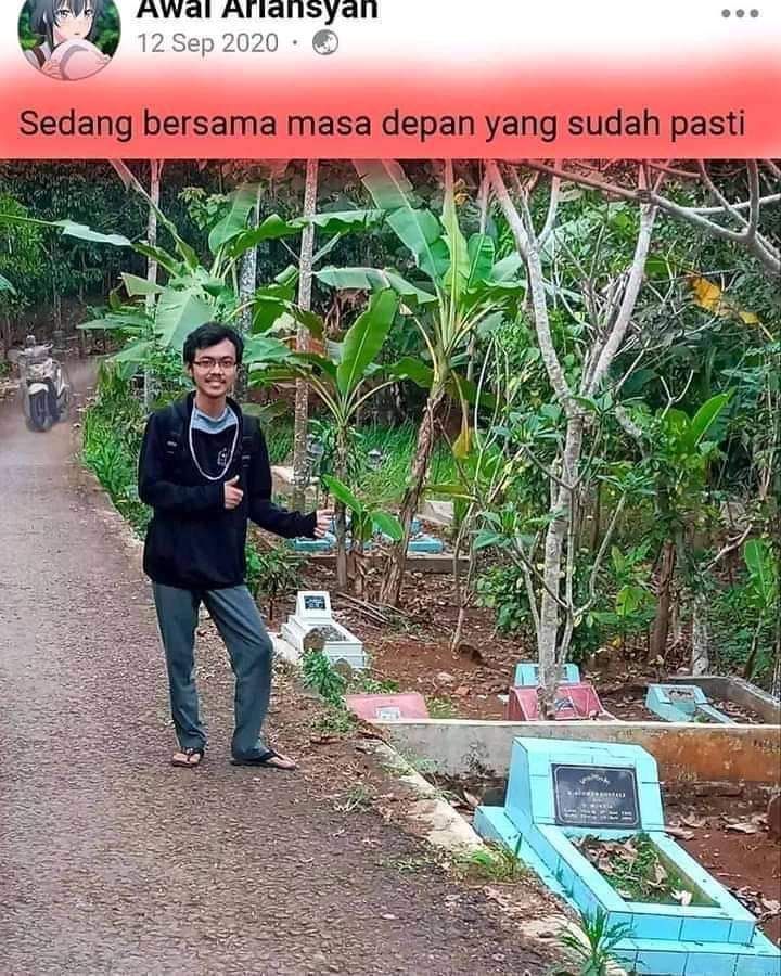 aksi nyeleneh pengguna Facebook © berbagai sumber aksi nyeleneh pengguna Facebook © berbagai sumber