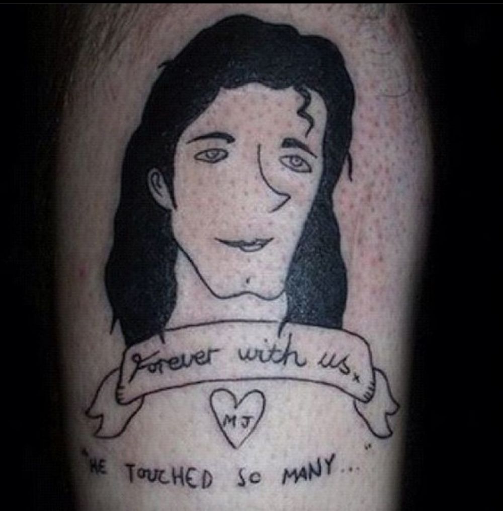 gambar tato nyeleneh bikin dahi berkerut © berbagai sumber