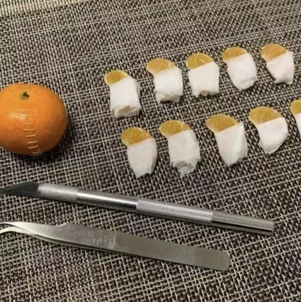 Cara makan buah nyeleneh abis Berbagai sumber