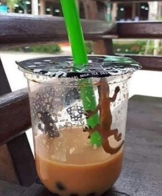 pas lagi minum malah apes banget © berbagai sumber