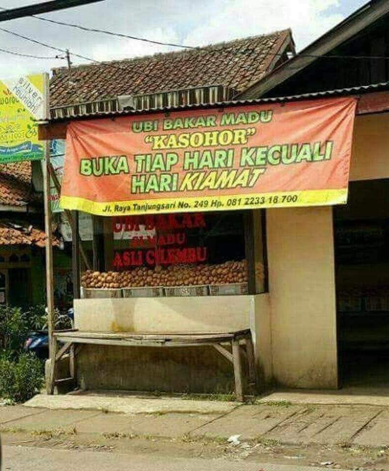 spanduk pakai markerting nyebelin © berbagai sumber