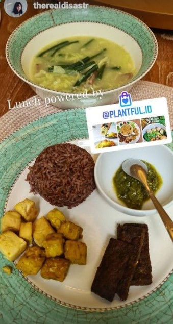 10 Menu makan sehat ala Dian Sastrowardoyo, jaga berat badan ideal