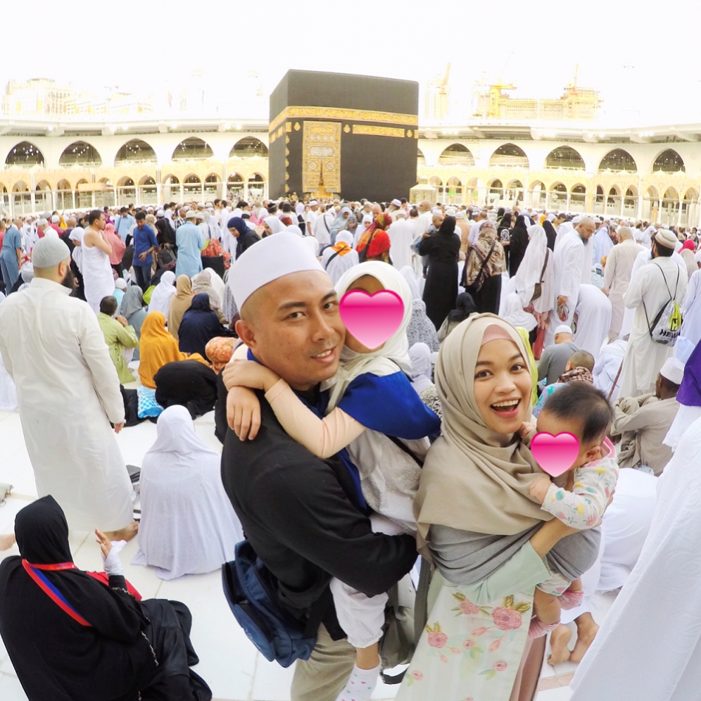 seleb ajak balita umrah © berbagai sumber