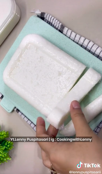 4 Cara bikin lontong pakai rice cooker, nggak keras dan antiribet