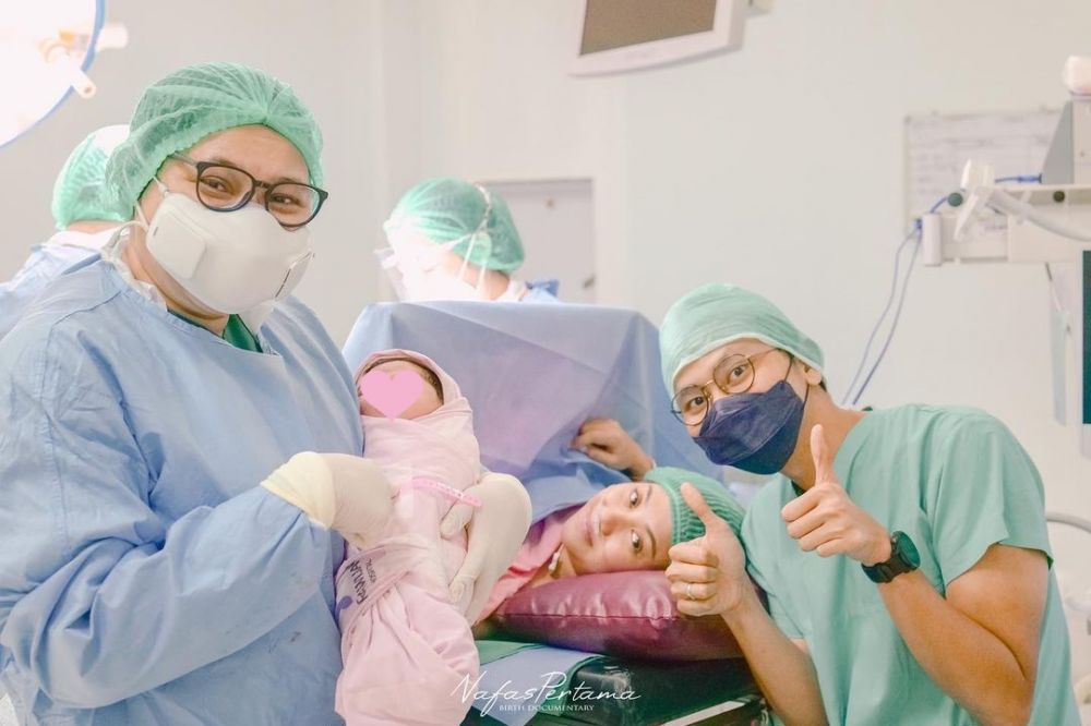 Momen persalinan Winona Willy adik Nikita Willy © Instagram