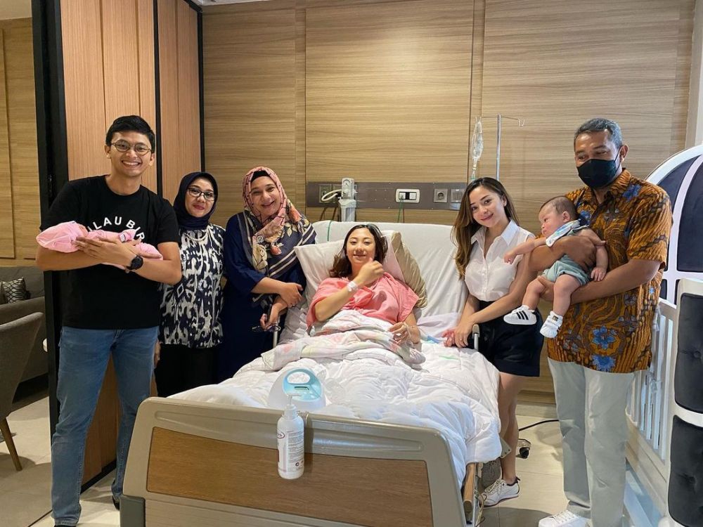 Momen persalinan Winona Willy adik Nikita Willy © Instagram