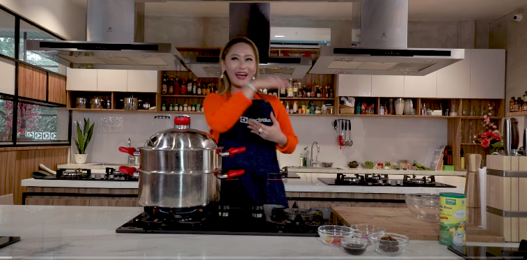 10 Alat dapur Inul Daratista, bikin masak lebih hemat waktu