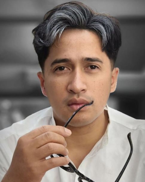 Gaya terbaru Irfan Hakim © 2022 brilio.net Gaya terbaru Irfan Hakim © 2022 brilio.net