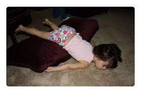 potret posisi orang tidur Berbagai sumber