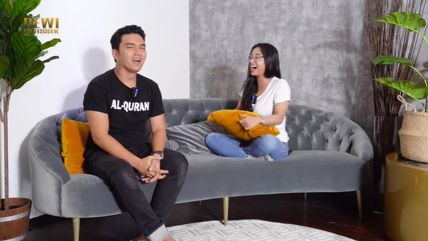 Momen akur Dewi Perssik dan Aldi Taher © berbagai sumber Momen akur Dewi Perssik dan Aldi Taher © berbagai sumber