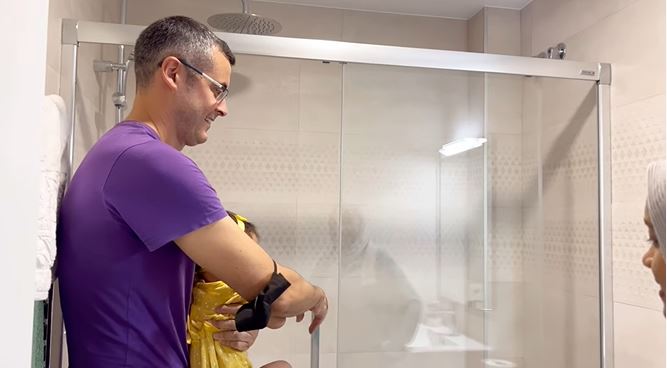 mantan tkw dapat rumah dari mertua © YouTube