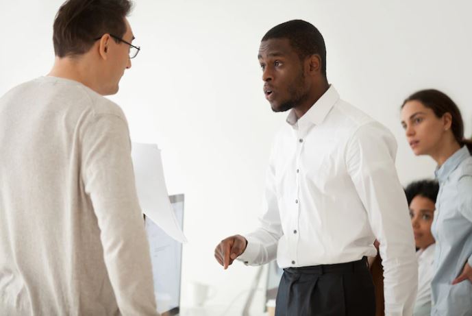 Arbitrasi adalah © 2022 berbagai sumber