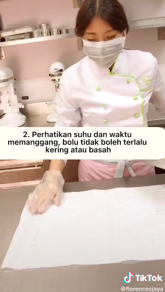 5 Trik menggulung bolu agar padat dan tidak patah, mudah ditiru