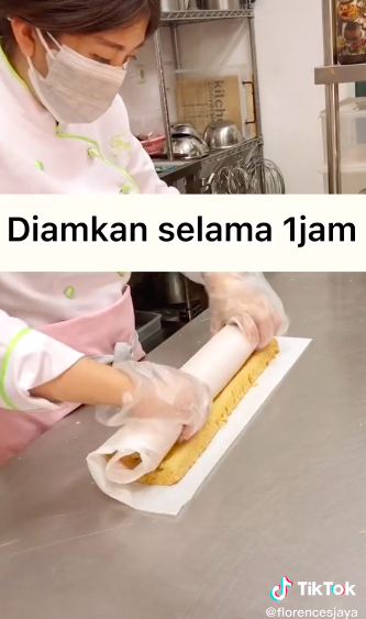 5 Trik menggulung bolu agar padat dan tidak patah, mudah ditiru