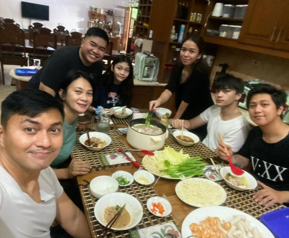 Awet muda di usia 46 tahun, ini 10 menu makan sehat ala Anjasmara