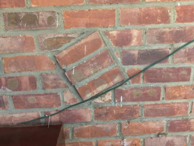 potret lucu bangunan nggak simetris © berbagai sumber