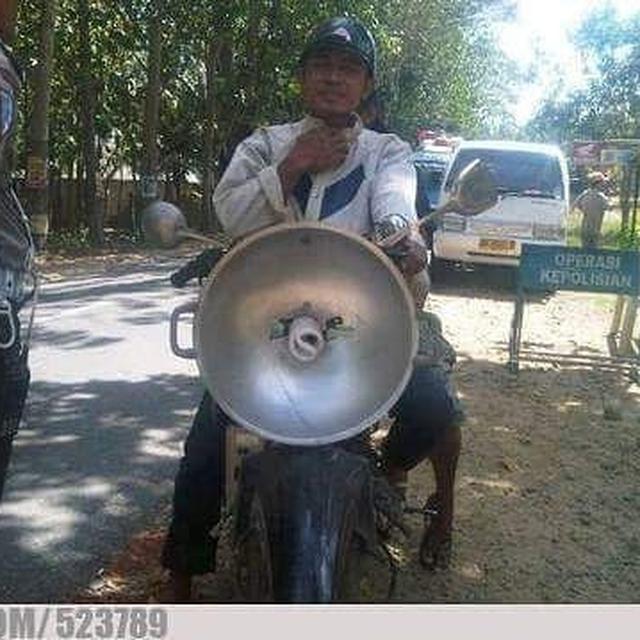 modifikasi lampu motor nyeleneh pol © berbagai sumber