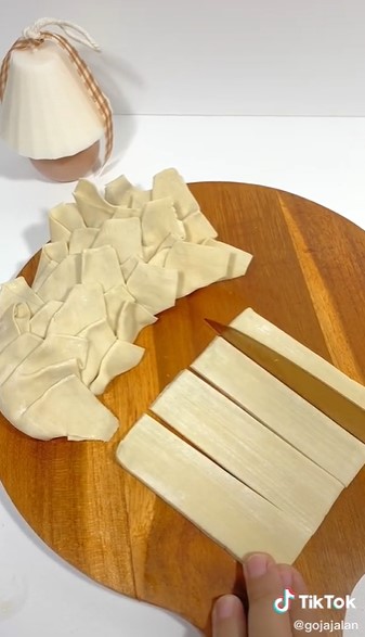 7 Cara praktis bikin mi iblis ala Gacoan di rumah, enak dan antigagal