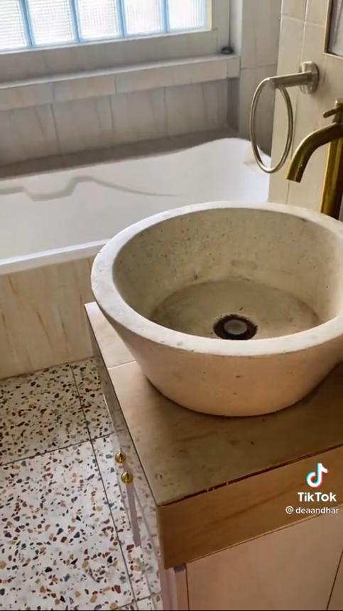 rumah miliki luas 3 meter © TikTok/@deaandhar