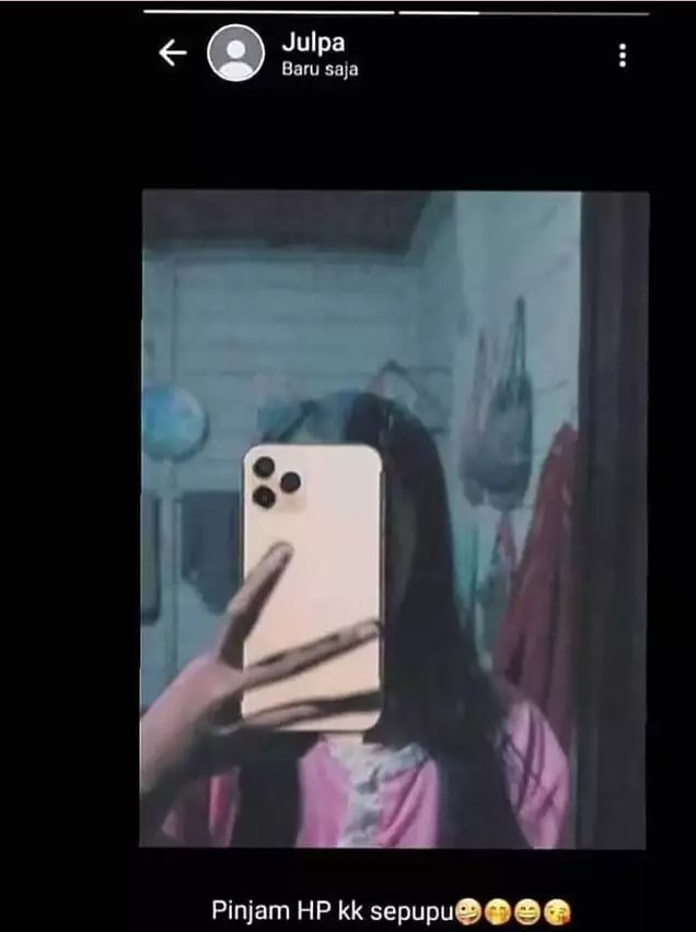 Kelakuan norak orang pamer iPhone © berbagai sumber