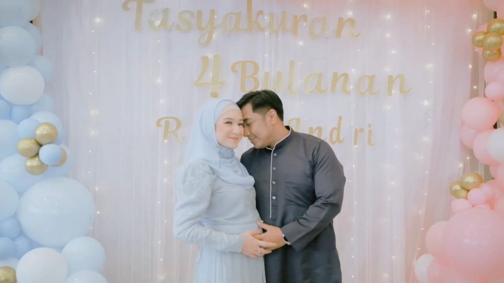 momen tasyakuran indri giana © instagram momen tasyakuran indri giana © instagram