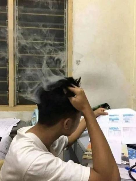 potret kocak pelajar saat kerjakan tugas Berbagai sumber