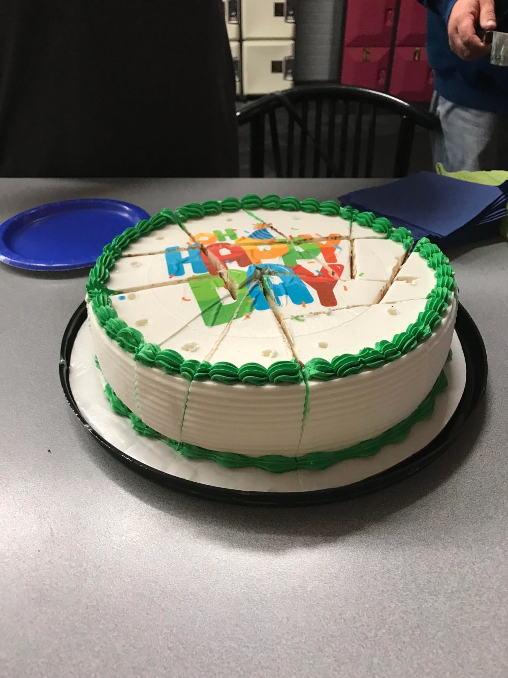 kue dipotong nggak simetris © berbagai sumber kue dipotong nggak simetris © berbagai sumber