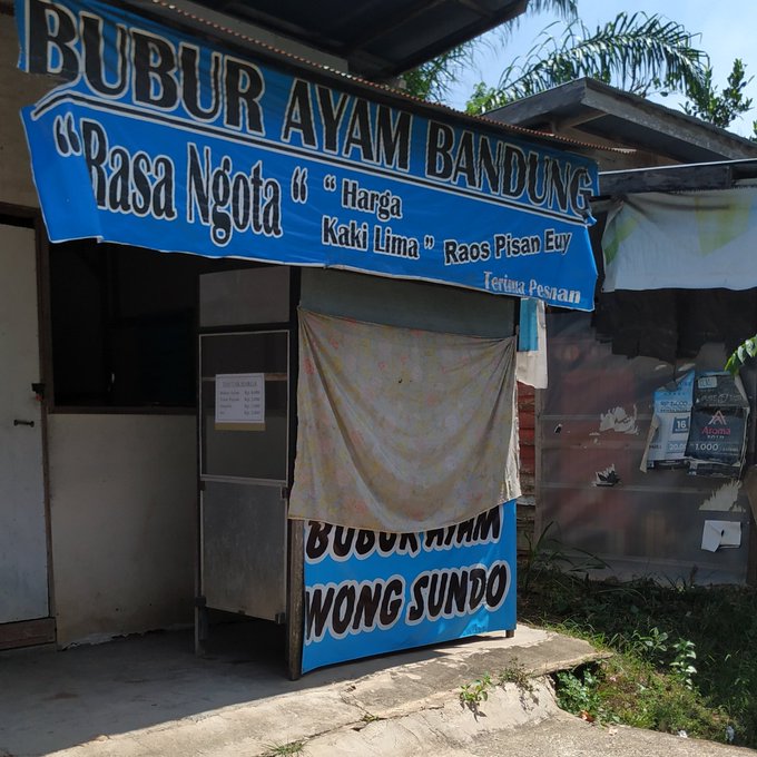 tulisan di gerobak bubur ayam lucu © berbagai sumber