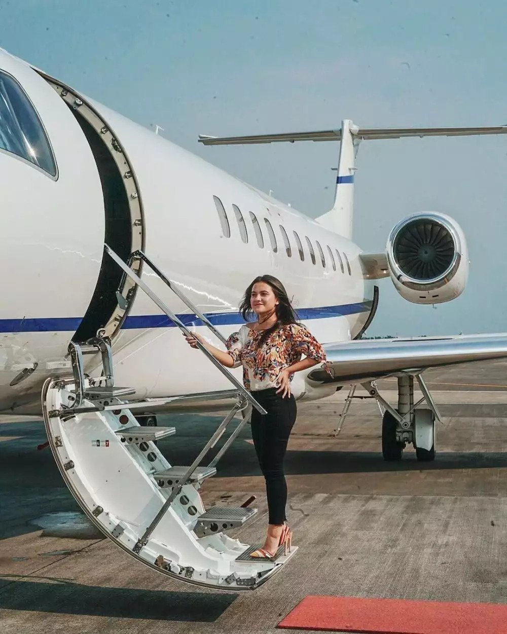 seleb naik jet pribadi © berbagai sumber