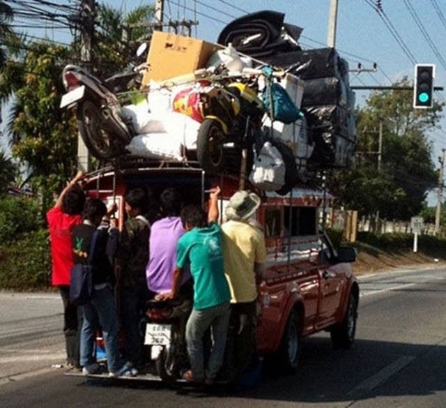 mobil pindahan © berbagai sumber