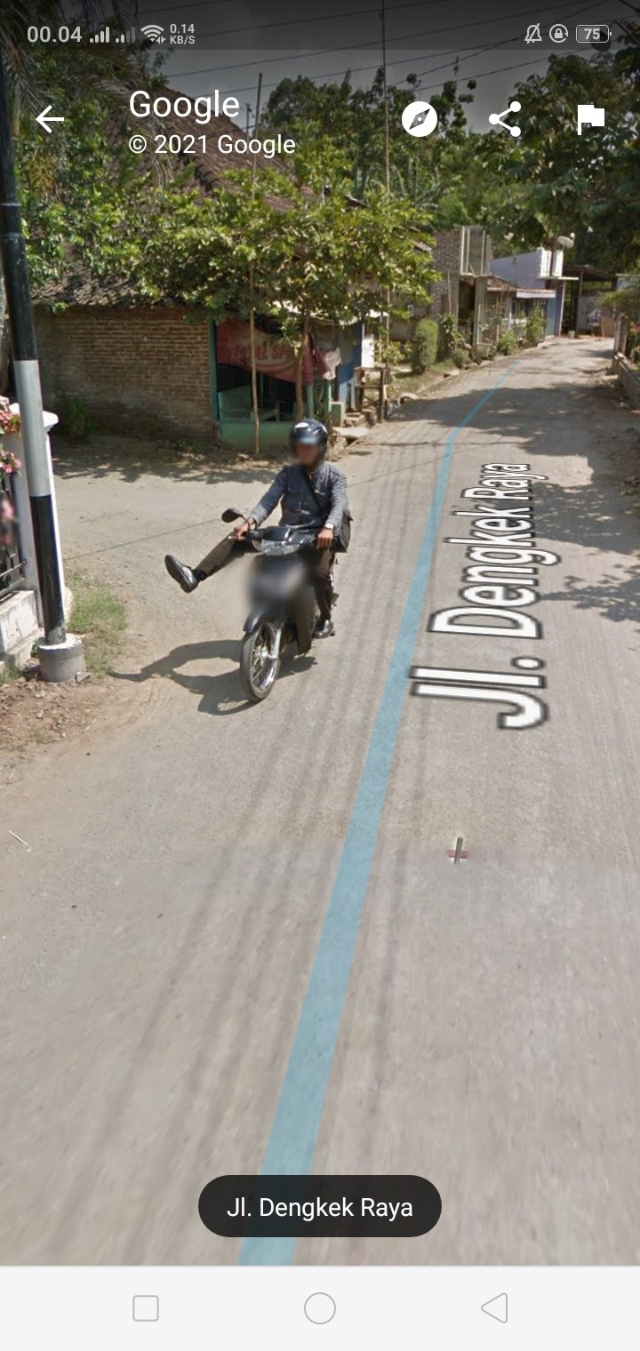 13 Momen kocak pengendara motor terekam Google Street ini fail abis