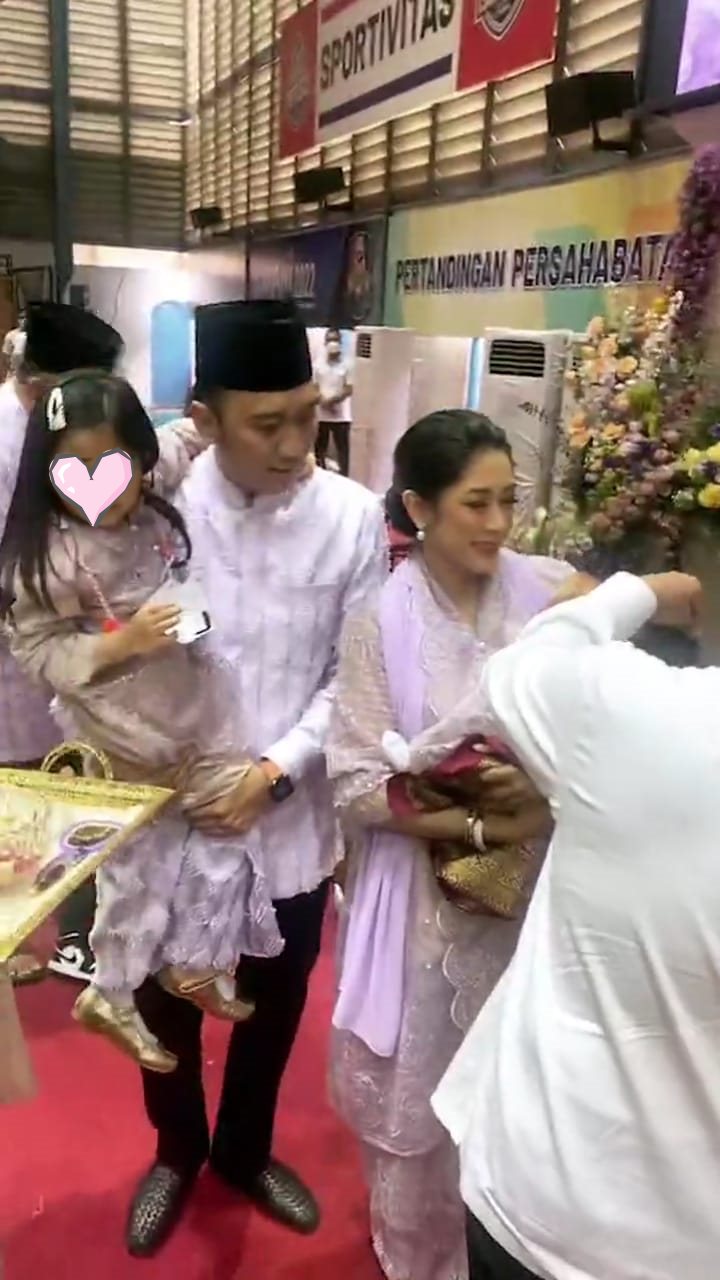 momen aqiqah putri keempat ibas © instagram