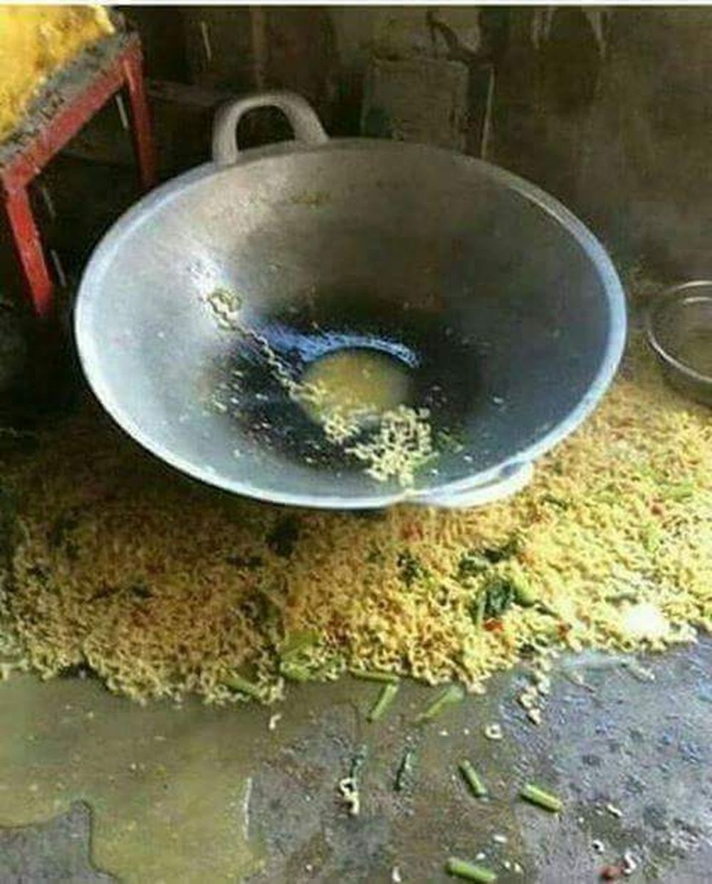 bahan makanan tumpah nyeleneh © berbagai sumber