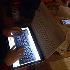 benda malah terbalik nggak sesuai © berbagai sumber