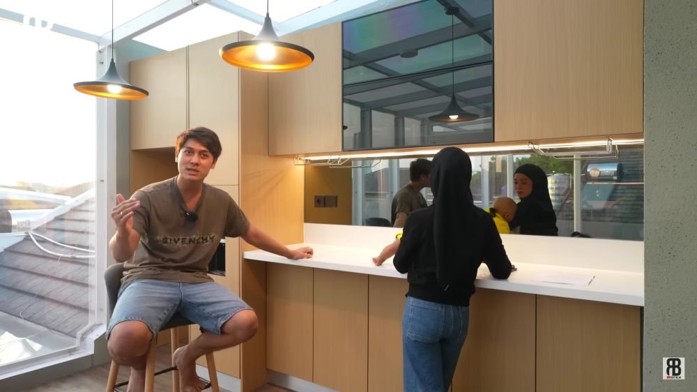 rooftop baru rumah Lesty Kejora & Rizky Billar © YouTube/Rizky Billar