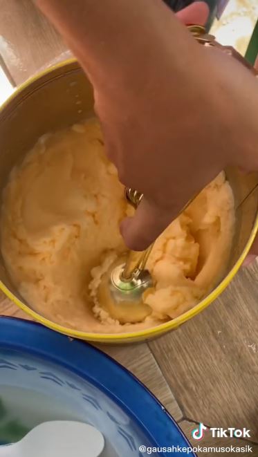 Cara bikin es krim ini kreatif abis, nggak perlu pakai mixer