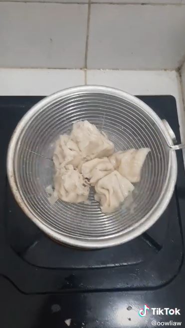 Cara mengukus makanan ala anak kos, simpel tanpa panci khusus