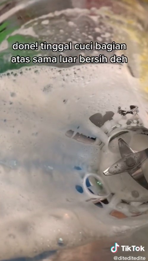 Trik mudah cuci blender berminyak jadi kesat seperti baru