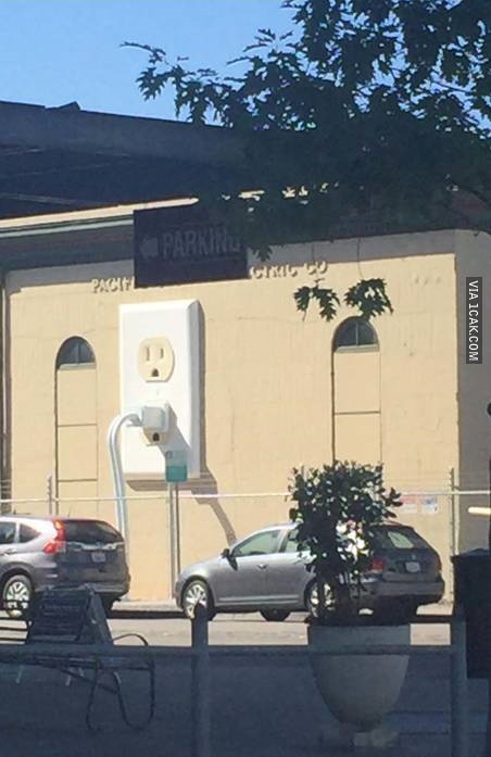 bentuk colokan listrik nyeleneh banget © berbagai sumber bentuk colokan listrik nyeleneh banget © berbagai sumber