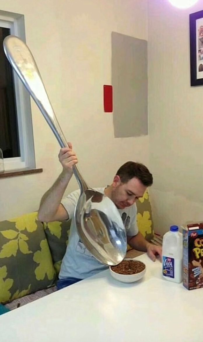 orang lagi sarapan tingkahnya ada aja © berbagai sumber