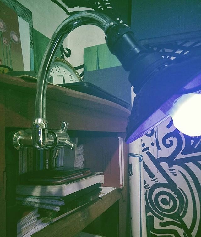 orang pasang lighting malah nyeleneh © berbagai sumber