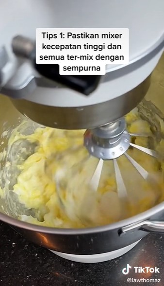 Trik bikin butter cream lembut ala rumahan, awet 2 bulan tanpa kulkas